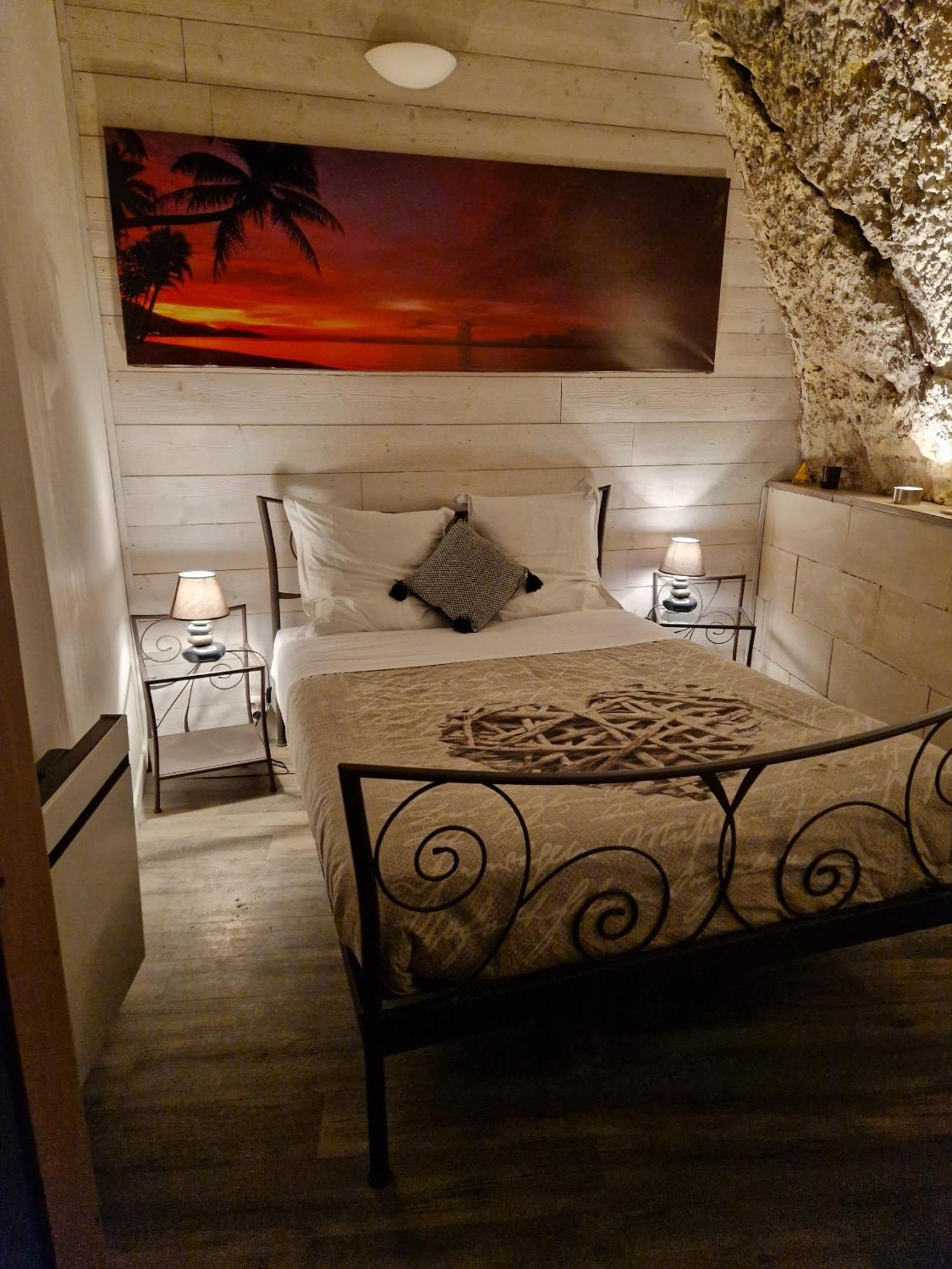 أمبُواز Chambres D'Hotes Troglodytes Le Clos De L'Hermitage الغرفة الصورة